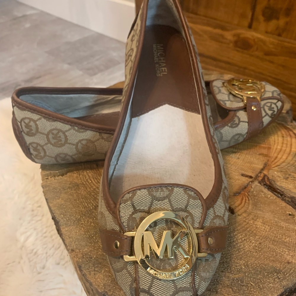 MICHAEL Michael KORS Authentic Leather Shoes, size 9 US